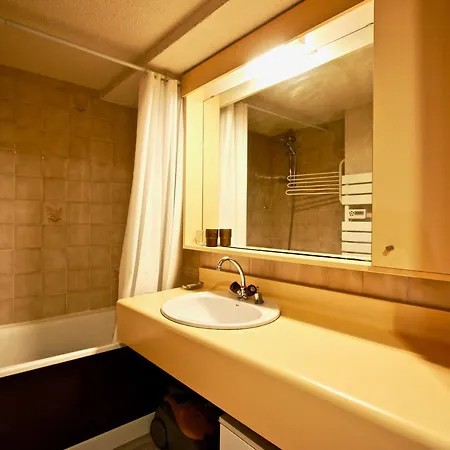 Studio Cabine Avec Balcon Et Parking Couvert * Chamrousse